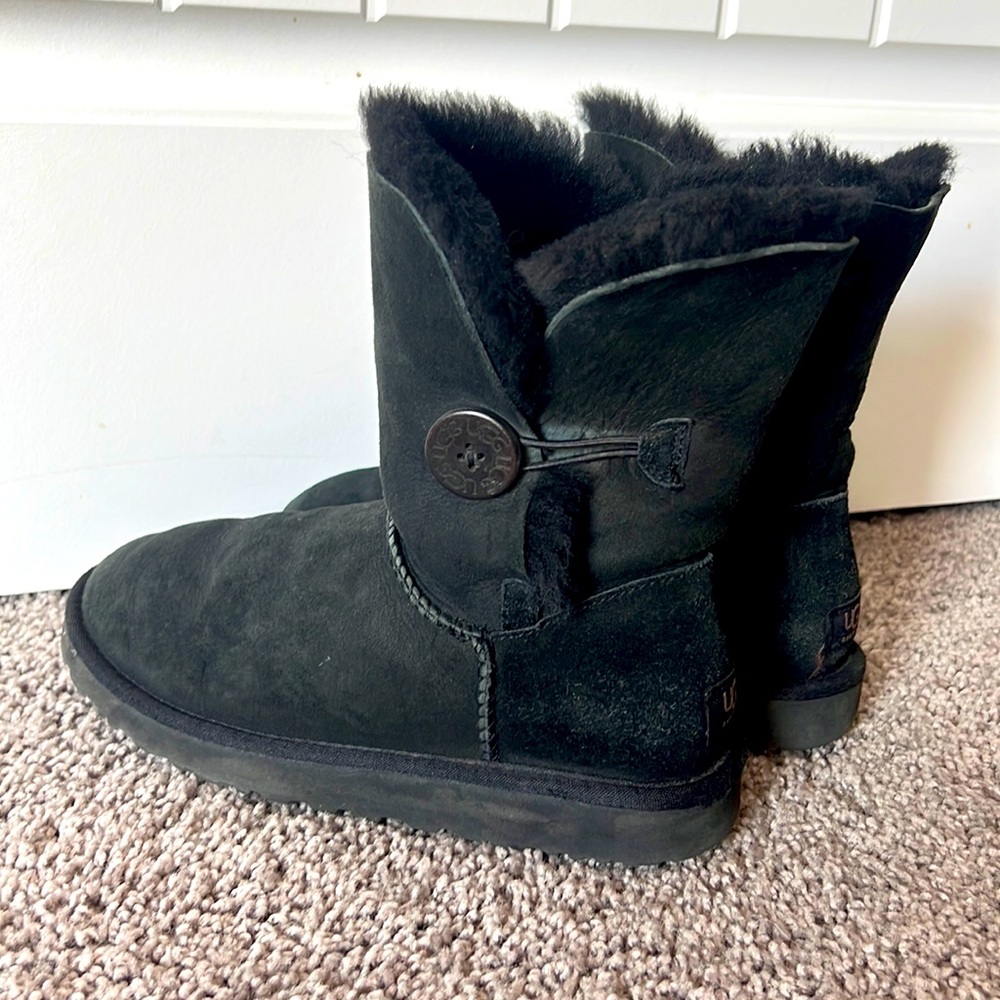 Black UGG boots, size 7